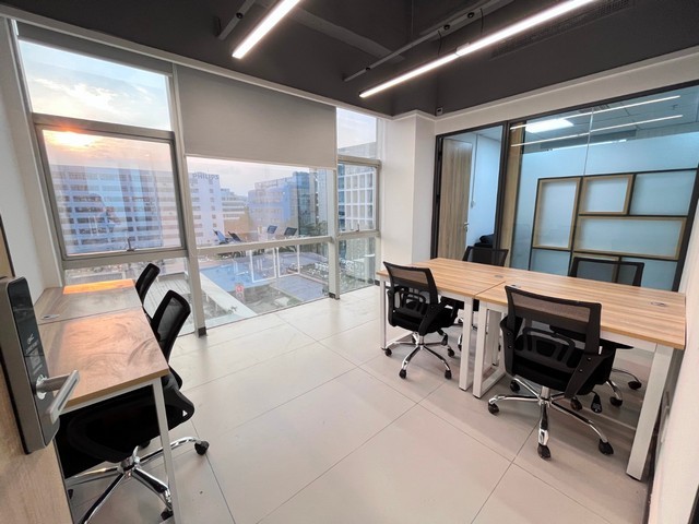 浙江玻璃钢雕塑图片